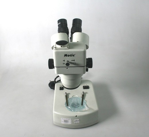 BINOCULAR MOTIC ZOOM ADAPT Stereoscopic Microscope.