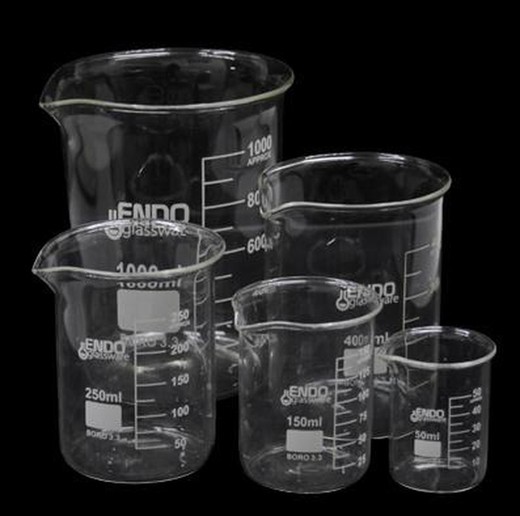 Beakers low form of different capacities