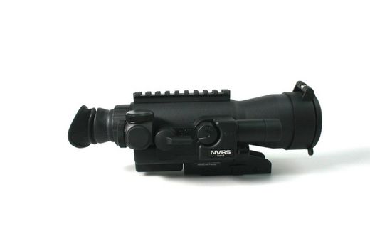 Visor Nocturno Rifle Yukon NVRS Titanium 2.5x50